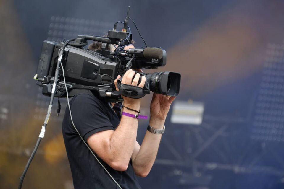 Technicien de l’audiovisuel: tournage et montage de film pub et vidéo clip